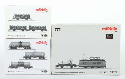 Coffret de train + 2 coffrets de wagons Märklin, é
