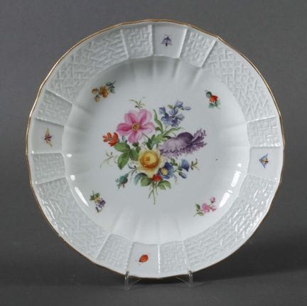Meissen plate, 19th century. Porcelain, glazed and