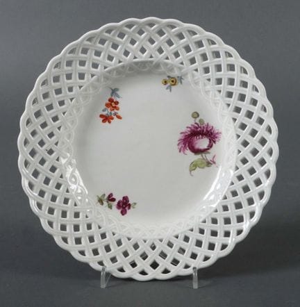Meissen dessert plate, 1760. Porcelain, glazed, de