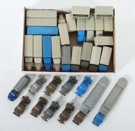 23 LKW´s, 8 Anhänger Wiking, M: 1:87, unverglast, 