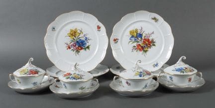 Twelve pieces from a Ludwigsburg dinner service, 2