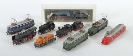 9 Lokomotiven Märklin, Spur H0, 1 x Dampflok m. Te