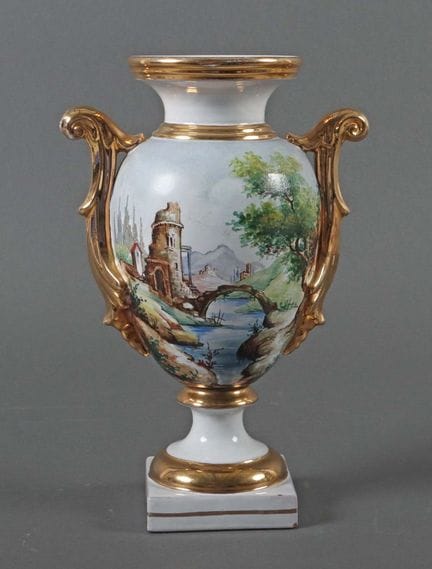 Ornamental vase, Italy, early 20th century. Reddis
