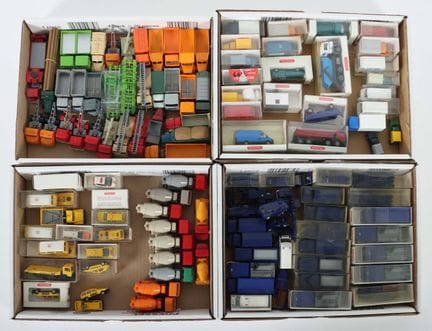 Konvolut THW, ADAC, Baufahrzeuge etc. Wiking, M: 1