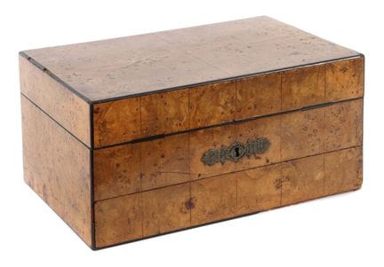 Schatulle mit Schublade 19. Jh., Nussbaumwurzelmas