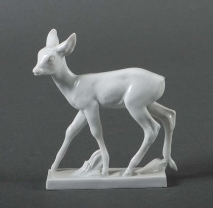 Deer by Willi Münch-Khe (design), 1932, Meissen (e
