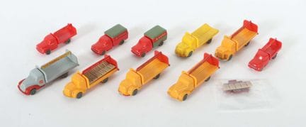 8 Getränketransporter, 2 Servicewagen Wiking, M: 1
