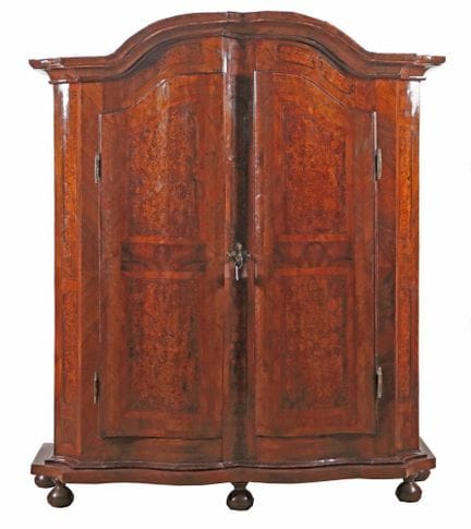 Barock-Schrank mit geschweifter Front Österreich, 