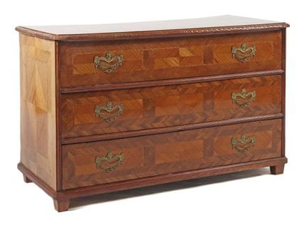 Kommode 19. Jh., Nussbaum und Kirschbaum furniert,