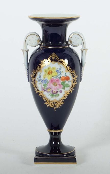 Meissen vase, after 1934. Glazed porcelain. Cobalt
