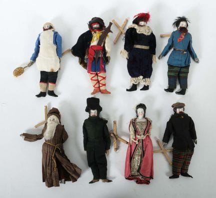 8 poupées de salon sous forme de marionnettes, ver