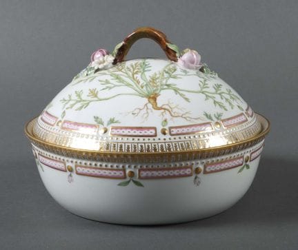 Large lidded tureen “Flora Danica,” Royal Copenhag