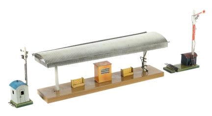 1 Bahnsteig, 2 Signale Märklin, Spur 1, 1 x Bahnst