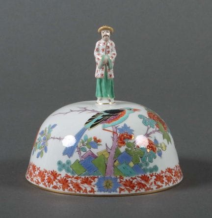 Meissen table bell, 20th century. Porcelain, glaze
