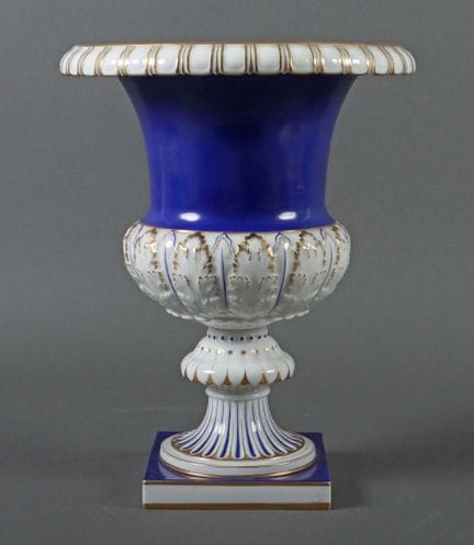 Fürstenberg crater vase, 1922. Porcelain, glazed, 