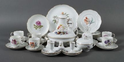 Thirty-five pieces from a Ludwigsburg service, 20t