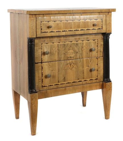 Biedermeier-Beistellkommode mit Halbsäulen um 1820
