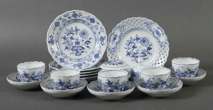 Nineteen pieces from the “Onion Pattern” Meissen c