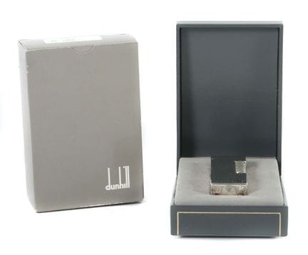 Encendedor Dunhill fabricado en Suiza, plateado, c