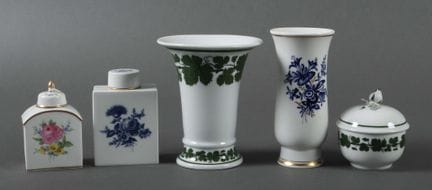 Two vases, two tea caddies, and one lidded jar, Me