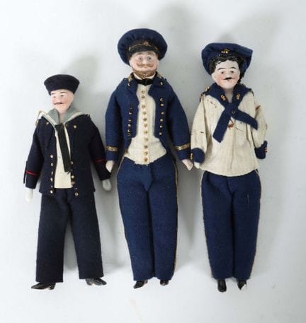 3 poupées de salon : tête en porcelaine émaillée, 