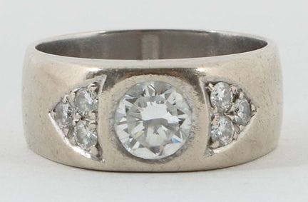 Bague sertie de brillants, XXe siècle, bague en fo