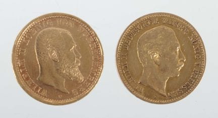 两枚德国10马克金币，分别铸造于1903年和1911年，纯度900，约7.95克，分别印有“威廉二世