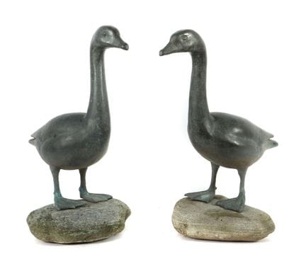 20th-century sculptor. Pair of geese as a garden s