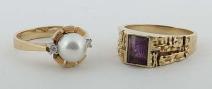2 bagues des XXe et XXIe siècles, 1 bague avec une