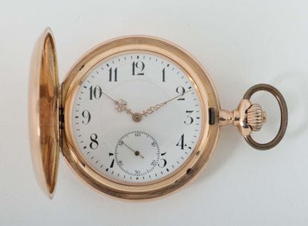 IWC金质萨沃内特盒，20世纪初，IWC女士萨沃内特盒，585红金材质，约92克，金属防尘盖，直径5
