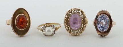 4 bagues du XXe siècle, 1 bague en or jaune 333, o