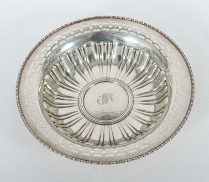 Bowl, Meriden Brittania Co., Connecticut/USA, firs