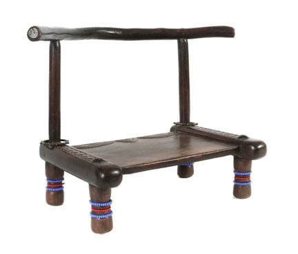 Chaise de Dan (Côte d'Ivoire), entre autres, siège