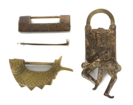 3 Vorhängeschlösser China und Indien, 20. Jh., Mes