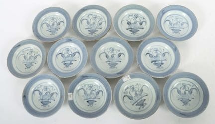 12 Chinese bowls, 19th century, porcelain, blue un