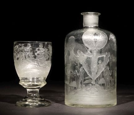 Carafe et gobelet sur pied de Kristian Klepsch, fi