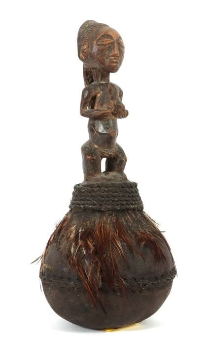 Luba Hemba – Figurine divinatoire en calebasse, Ré