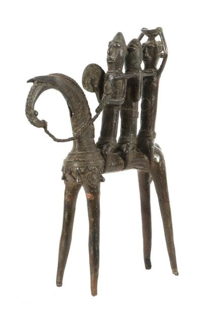 Groupe de cavaliers dogons du Mali, statue lourde 
