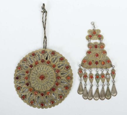 Gulyaka et pendentif afghan, vers 1900, turkmène, 