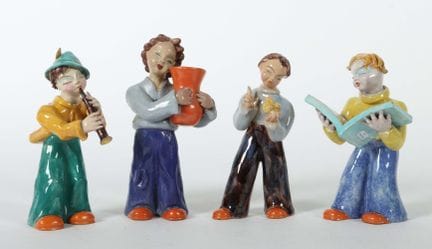 Quatre figurines de Mária Ráhmer, Budapest, années