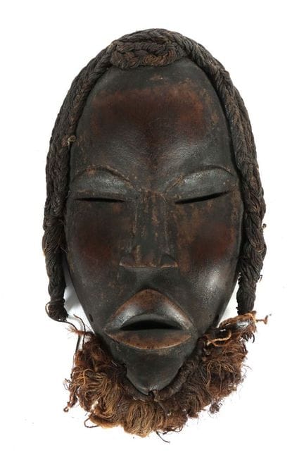 Masque Dan orné de fibres, Côte d'Ivoire, bois scu