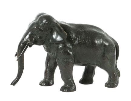 Elephant, China, 19th/20th century, bronze, patina