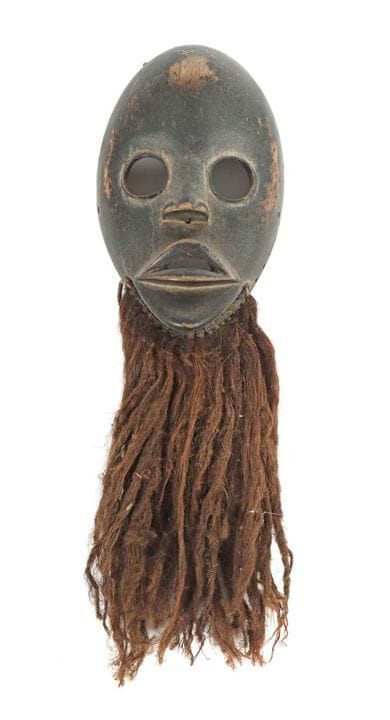 Masque de la tribu Dan de Côte d'Ivoire, entre aut
