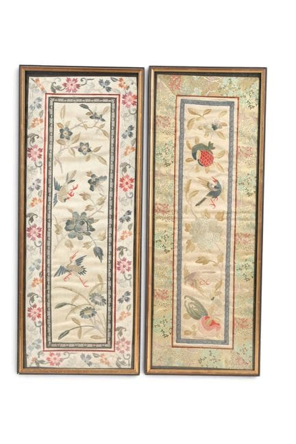 CHINE vers 1900. Deux bandes de manches brodées en