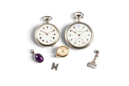 MONTRES de POCHE (deux) en métal, une montre de co