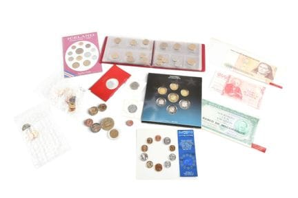 Diverses plaquettes dont Andorre (cents et diner),