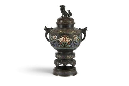 CHINE. Brûle parfum en bronze et émaux cloisonnés.