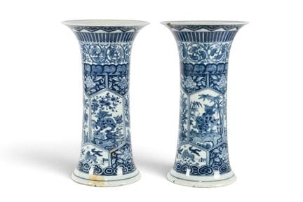 CHINE, XXème siècle. Paire de grands vases rouleau