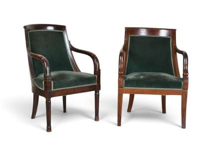 FAUTEUILS GONDOLES (suite de deux) en acajou et pl