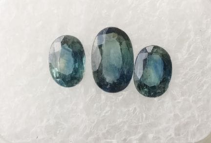 Piedra preciosa «Gemstone» - Zafiro

Color: Azul (